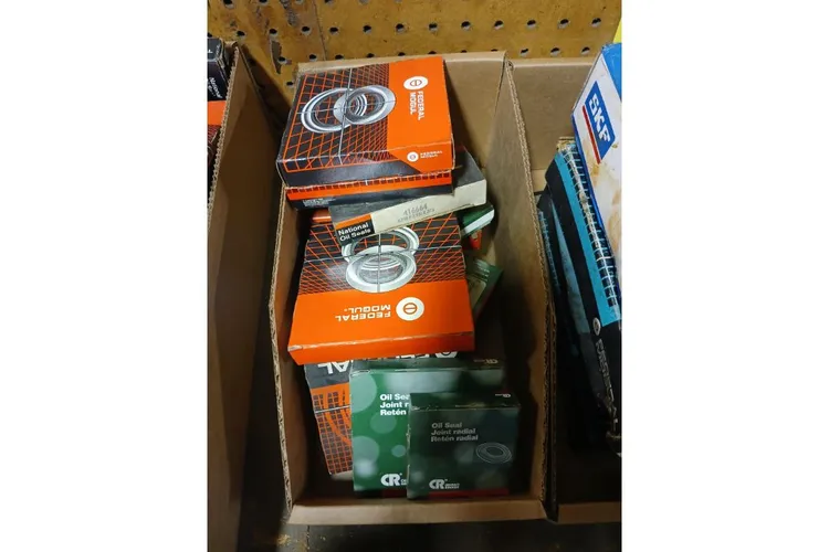 Used _UNKNOWN_ _UNKNOWN_ Seals & Gaskets Ohio US | Thompson Auctioneers #1547264