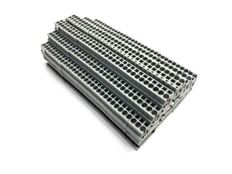 Used PHOENIX CONTACT MULTI-LEVEL TERMINAL BLOCK ST 2,5-3L LOT OF 32 Terminal Blocks | Maverick Industrial Sales #1103287