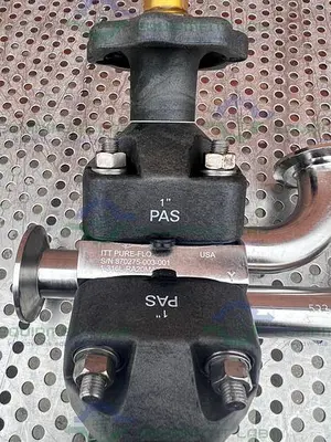 USED ITT PURE FLO 1-316L-RA20MAX 3 - WAY DIAPHRAGM VALVE W/ 1" SANITARY FITTING