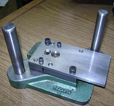 1991-390 Stamping Press Tool and Die Set to make Elephant Rear View Jewelry Pendant