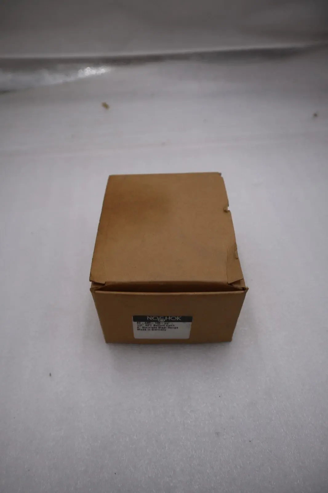 NEW OPEN BOX 4" NOSHOK 40-400-100-psi Pressure Gauge 1/2" Bottom Connection H804