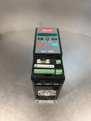 Danfoss Vlt 2900 195N2190 VLT2915PT4B20STR0DBF00A21C1 1.5kW 2HP (3.3.4)