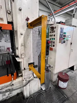1968 VERSON S2-400-132-60T Straight Side Double Crank Press | Universal Press & Machinery (UPM) (12)