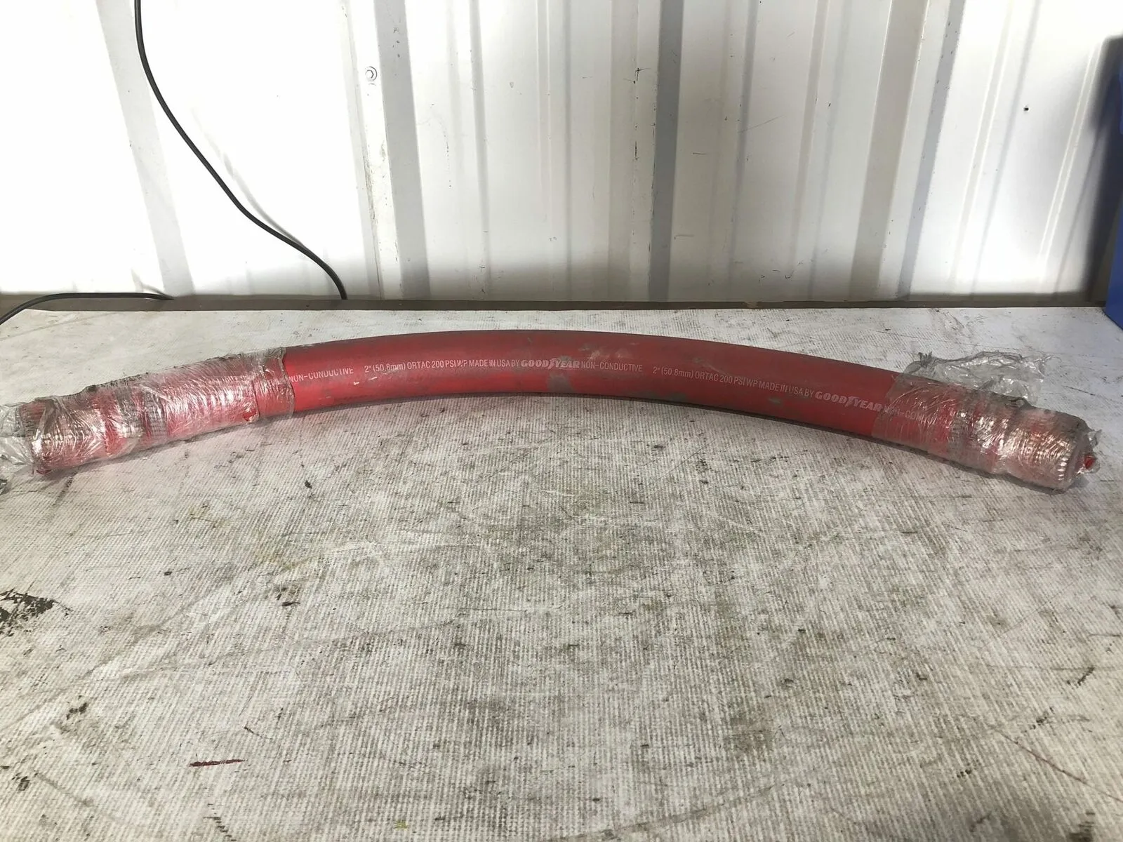 Goodyear 2″ X 3ft Non-Conductive Multi-Purpose Hose 200PSI w/ 2-3/8″ Male Fitting