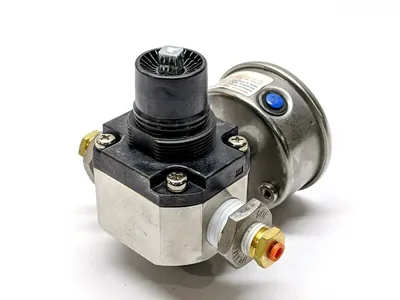 SRH4010-N04 | SMC  SS Regulator w/ Ashcroft 30 psi Liquid Filled Gauge - Used