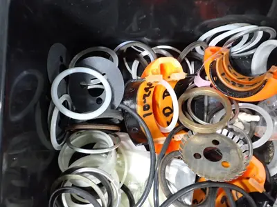 Omega Seals, Molds