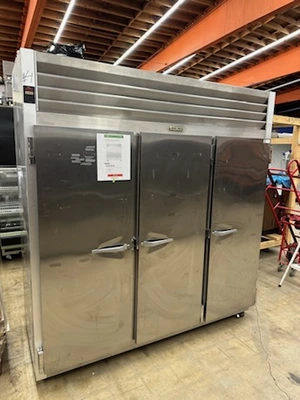 130-0200 Traulsen G31010JC Solid 3 Door Self Contained Freezer
