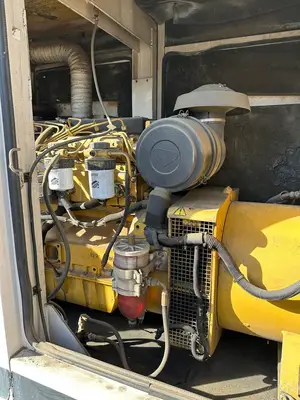 USED 2000 CATERPILLAR XQ105