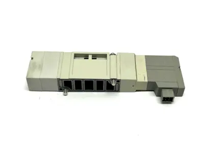 SV2300-5FU | SMC  Plug-In, Double Solenoid Valve - Used