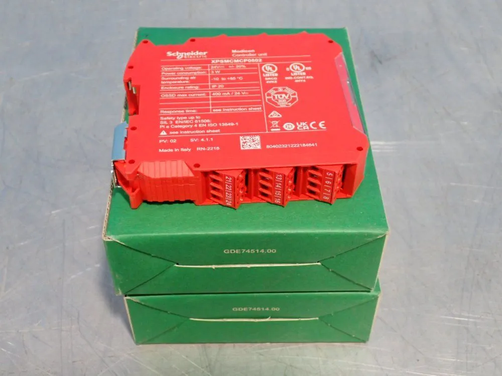 Used SCHNEIDER ELECTRIC XPSMCMCP0802 Programmable Logic Controllers Ohio US | HGR 24 #1006751