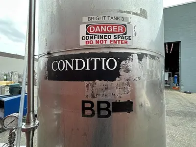 825 Gal. Brite Tank