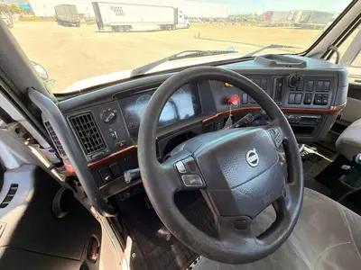 Used 2011 VOLVO VNL64T300 Conventional trucks California US | Ben Kaplan Equipment #1250886