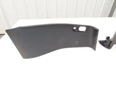 Linde Forklift Step Toe kick Plastic Shroud Set Removed From E20C