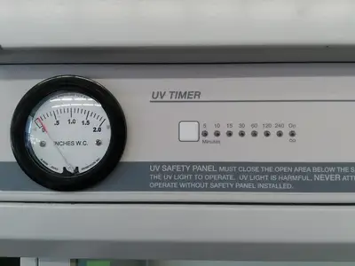 Used _UNKNOWN_ _UNKNOWN_ Laminar Flow Hoods California US | R&D Laboratory Equipment #1302546