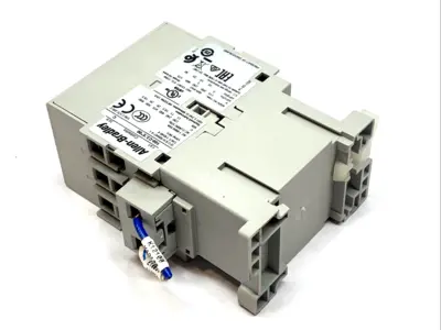 USED ALLEN BRADLEY IEC CONTACTOR 37A 3-POLE 24VDC SER. C
