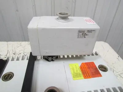 Pfeiffer UNO-016-B Rotary Vane Vacuum Pump .74 HP 265/460V 60 Hz