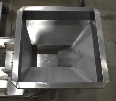 Apai bagger with 10 head scale