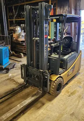 USED 2015 CATERPILLAR 2ET4000