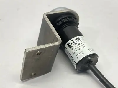 C22-DL-B-K10-24-P31 | Eaton  Compact 22.5mm Pushbutton Blue Male M8 4-Pin - Used