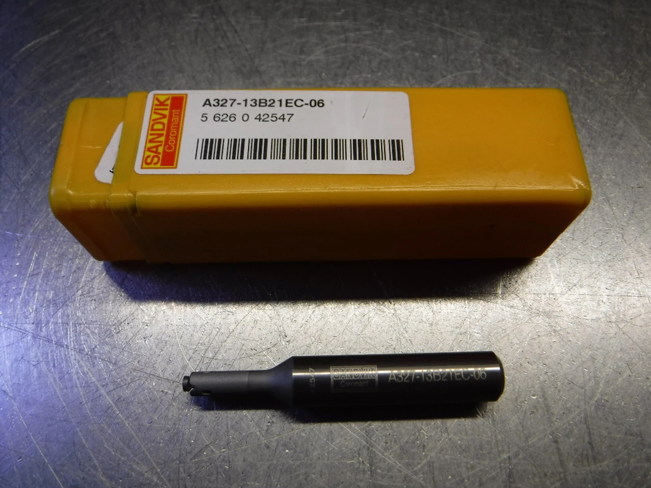 Sandvik Size 6 Carbide Thread Milling Shank 1/2 Shank A327-13B21EC-06 (LOC1104B)
