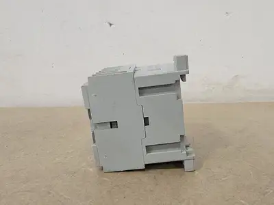 USED ALLEN-BRADLEY 700-M220