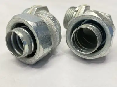 USED APPLETON LIQUIDTIGHT CONNECTOR 90 DEGREE 3/4" LOT OF 2