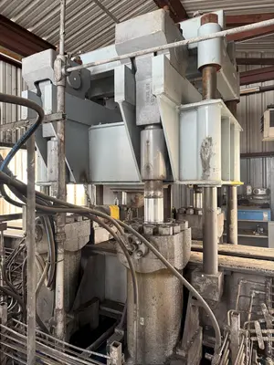 2000 TON HEAVY DUTY 4-POST HYDRAULIC PRESS, USED FOR STRAIGHTENING PIPE & BAR: YOBRO #25137