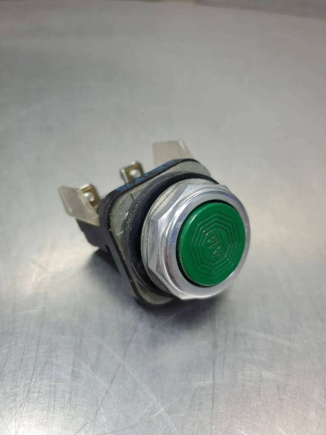 ALLEN BRADLEY 800T-A...T GREEN BUTTON CONTACT BLOCK. 4C-14
