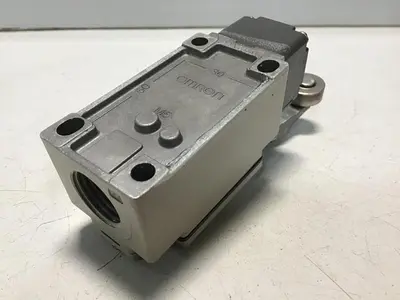 USED OMRON D4B-2115N-R