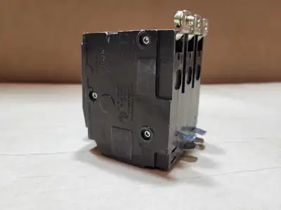 Used SQUARE D QOB350 Switchgears British Columbia CA | Lenmark #835846