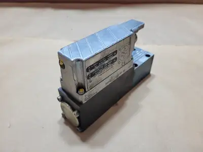 Used BOSCH 0811402073 Parts (Hydraulics and Pneumatics) British Columbia CA | Lenmark #1440823