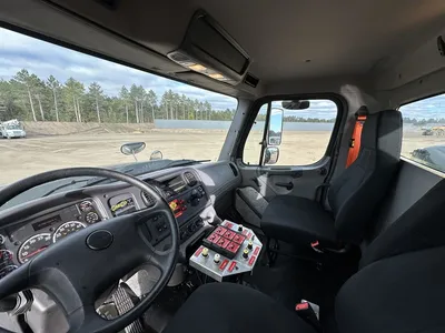 Used 2016 FREIGHTLINER 108SD TANKER Tanker trucks Minnesota US | Carco Truck & Equipment #1514307