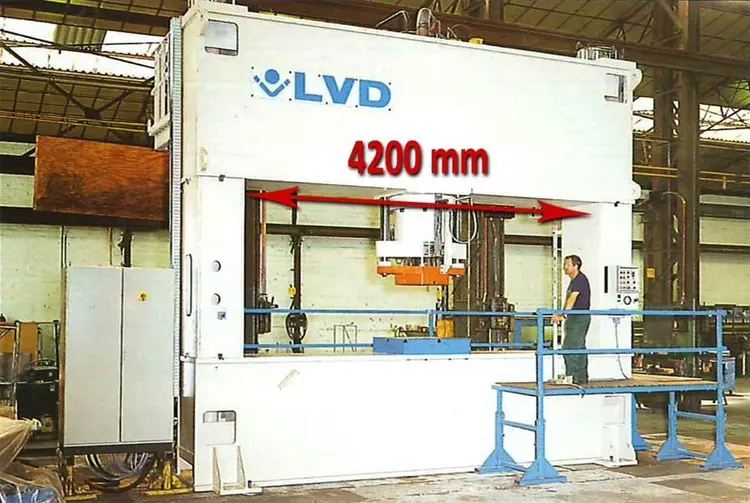 Used LVD 600 TON DISH END FORMING PRESS Hydraulic Presses BE | Apt International N.V #362174