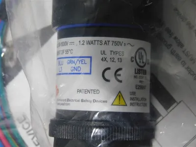 SafeSide P-S10S21-M3RX Voltage Test Station Voltage Indicator & Test Point New