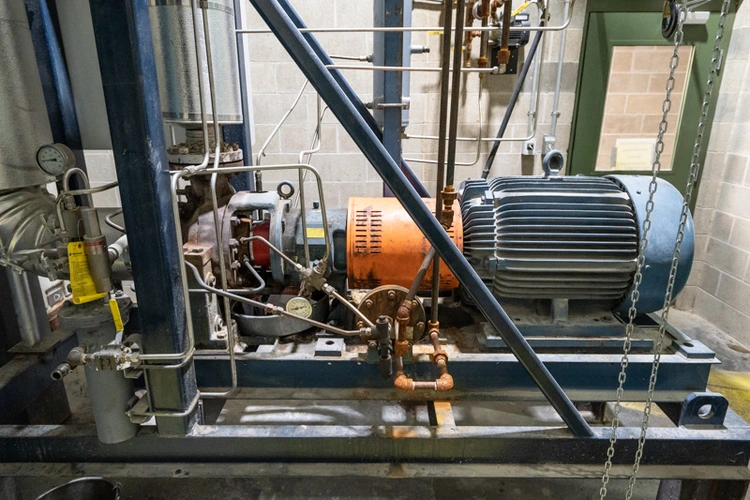 Used DEAN PUMP SS304 Pumps | Solutions 4 Manufacturing #943719