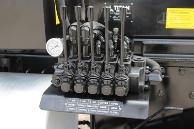 New | in-Stock 2027 MACK MD7 Rolloff Trucks Texas US | Roll Off Truck World #1491891