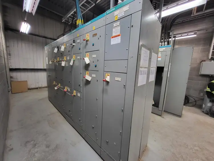 Used SIEMENS 8PX Misc Electrical & Power Parts British Columbia CA | Lenmark #251186