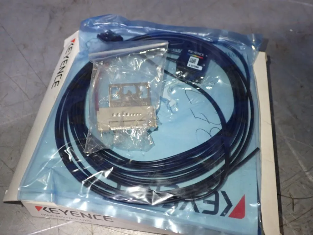 New | in-Stock KEYENCE CZH32 Sensors | HGR 24 #752350