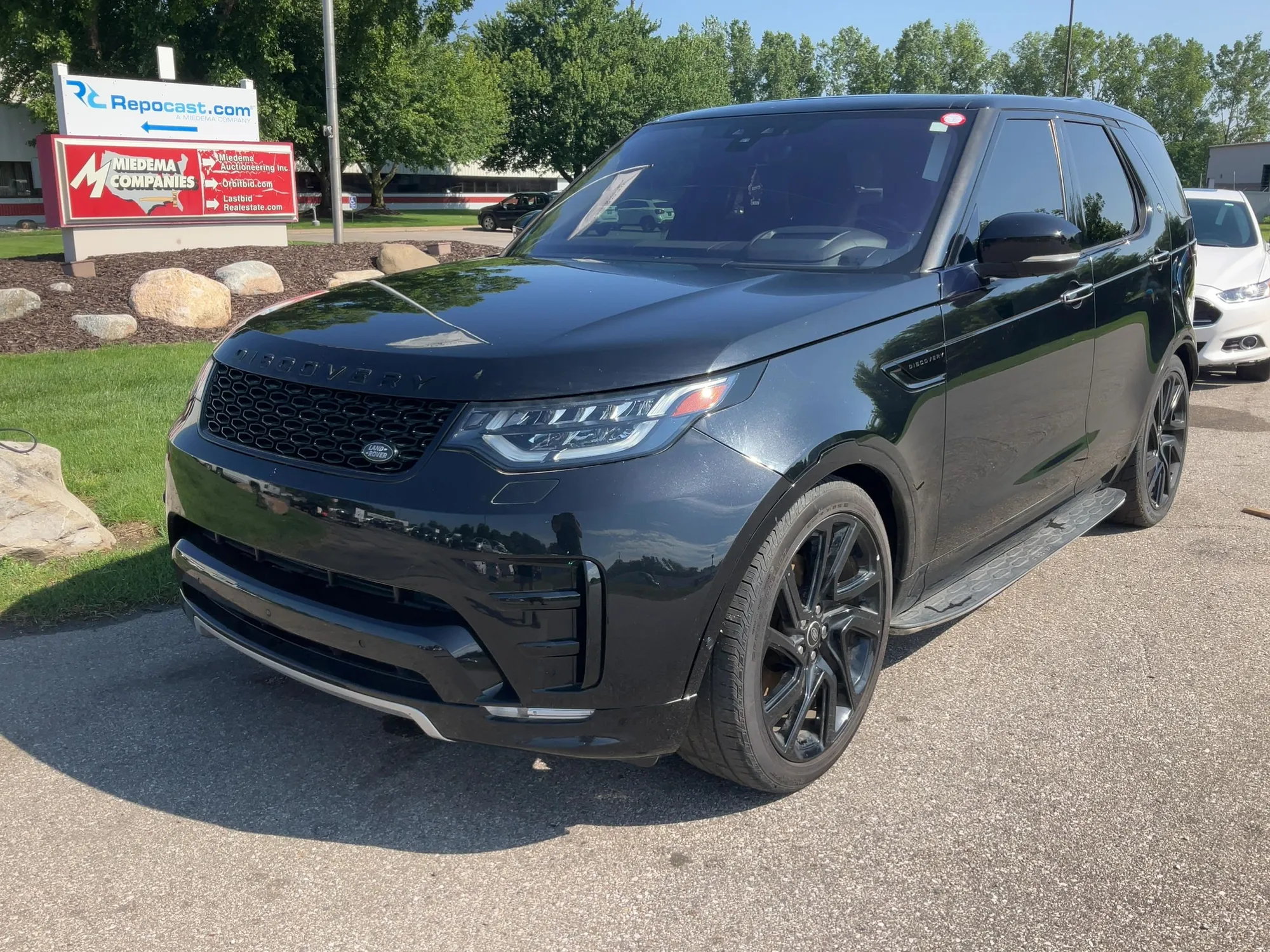 Used 2020 LAND ROVER DISCOVERY SUVs Michigan US | Miedema Asset Management Group #1320411