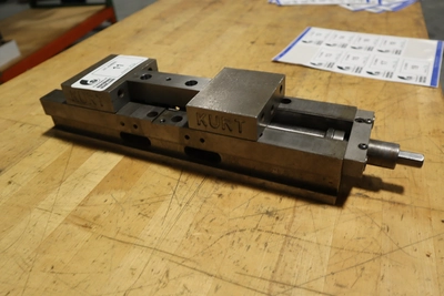 Used KURT WORKHOLDING SOLUTIONS DL400B Vises Minnesota US | Machinesused.com #1410639