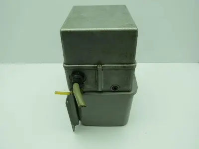 Showa LCB1 5433 Lubricator Pump 100V 1Ph