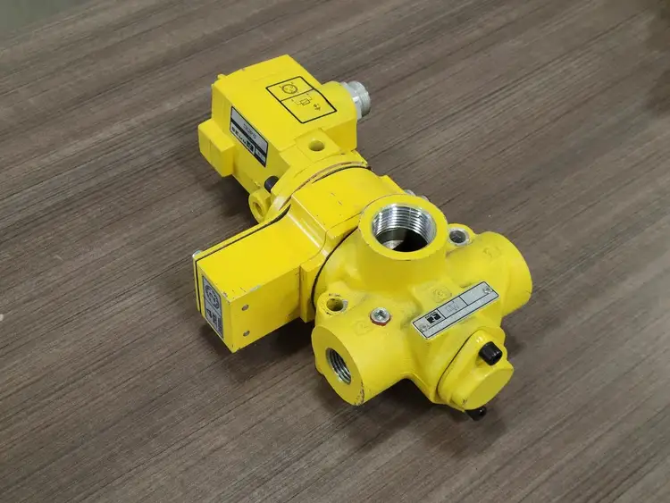 Used ROSS SV27NC305407PSAA1D Valves/Fittings British Columbia CA | Lenmark #257656