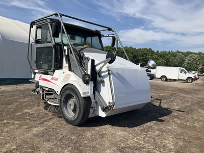 USED 2008 ELGIN PELICAN