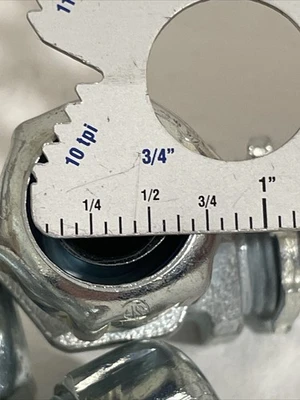 (6)T&B Thomas & Betts Short Elbow 90°  1/2" Malleable Iron Raintight