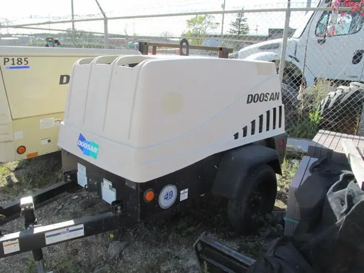 Used 2016 DOOSAN 185 CFM AIR COMPRESSOR Air Compressors, Portable Manitoba CA | Conquest Truck & Auto Sales #1475059