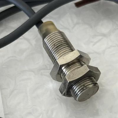 USED Omron TL-X2B1-GE