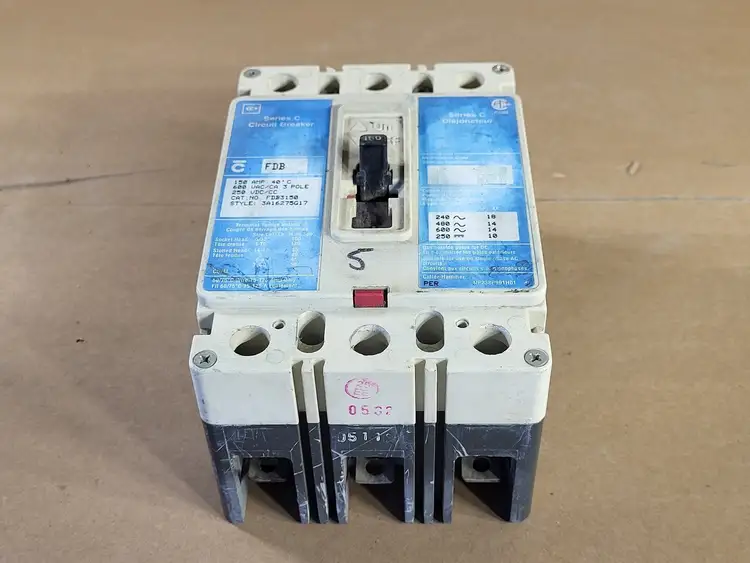Used CUTLER-HAMMER FDB3150 Switchgears British Columbia CA | Lenmark #239119