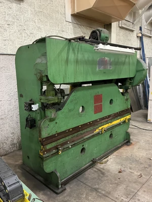 Used BRONX 1716 Press Brakes | Equipment Recovery Corp. #1330947