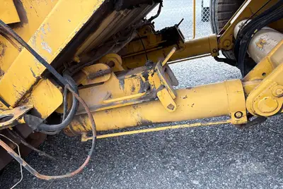 Used 2011 WEILER E2850 Asphalt Pavers California US | Mittry Construction #1363529