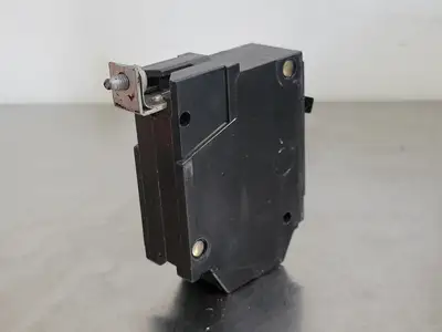 Used GENERAL ELECTRIC THQB120 Switchgears British Columbia CA | Lenmark #241432
